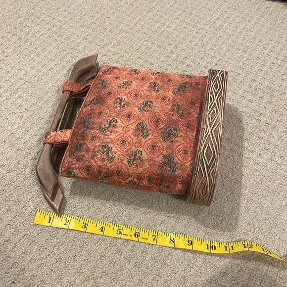 Blue moon, very unique, orange and green print wooden accent bag - Picture 6 of 8